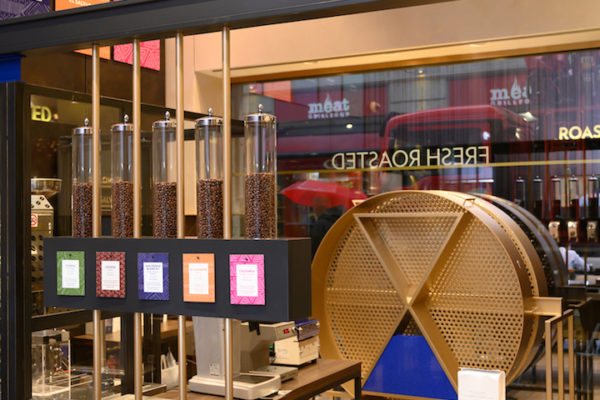 LAVAZZA ARREDAMENTO NEGOZIO MILANO FLAGSHIP GROCERY 9