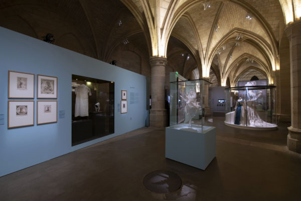 ALLESTIMENTO MOSTRA PARIGI CONCIERGERIE LOW crédit ©Didier Plowy 4