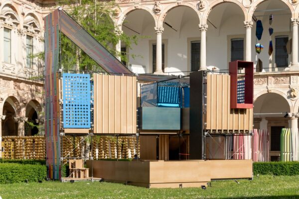 ALLESTIMENTO 03 NABA_AMSA - Gruppo A2A_ Design Week 2024_Courtesy of INTERNI Magazine INTERNI Cross Vision – 15-28 Aprile 2024_Saverio Lombardi Vallauri