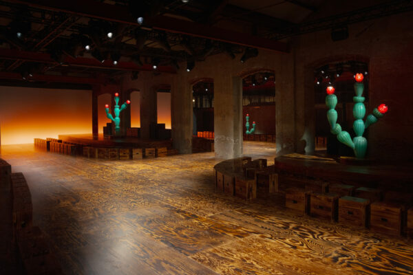 ALLESTIMENTO SFILATA BOTTEGA VENETA FDW24 ZJ_BOTTEGASET_DSC01486