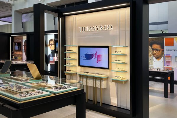 LUXOTTICA ALLESIMENTO VETRINA TIFFANY 2 copia