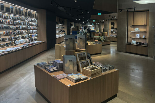 LOUVRE BOUTIQUE IMG_3124